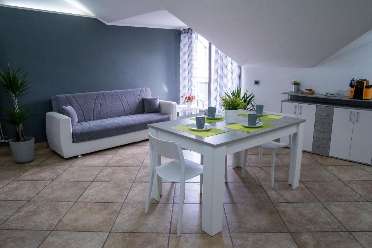 Attic A31 Apartament Rooftop Deluxe 산타 마리아 카푸아 베테레 외부 사진