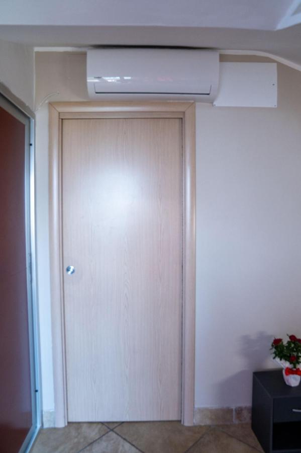 Attic A31 Apartament Rooftop Deluxe 산타 마리아 카푸아 베테레 외부 사진
